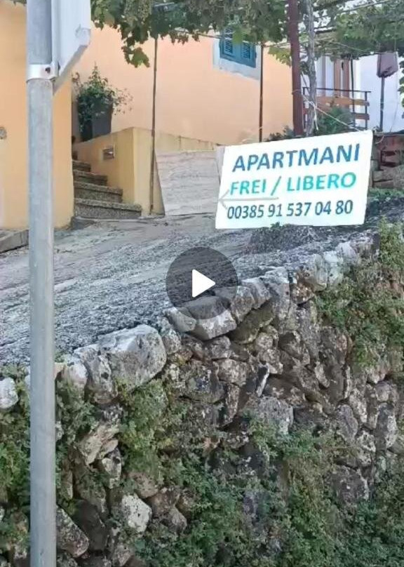 Apartments and Rooms Roberto B.