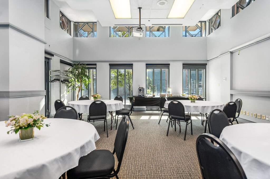 温哥华YWCA酒店主图