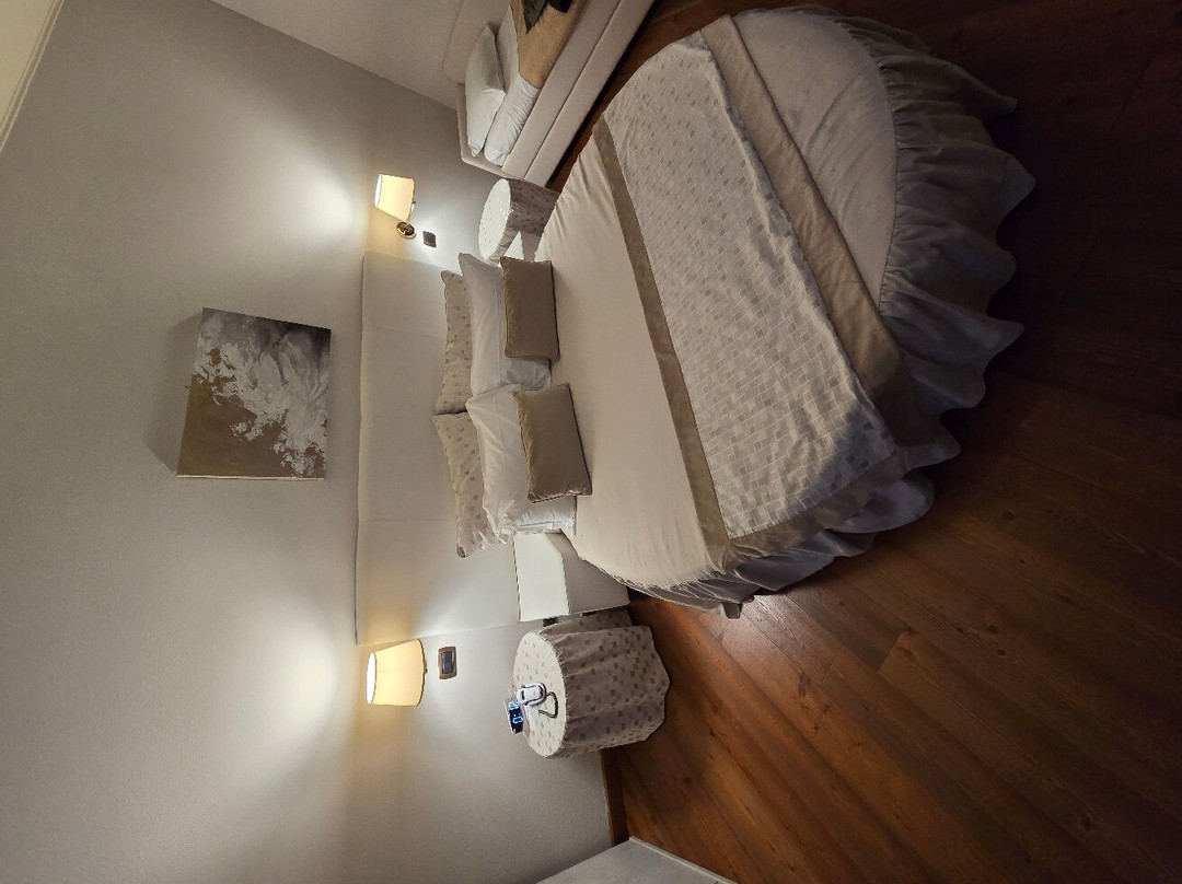 福诺罗曼蒂克酒店主图