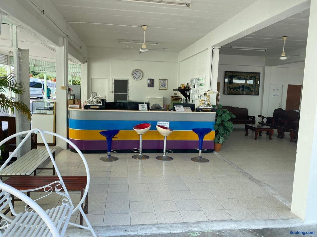 Bangsaen Budget Hotel