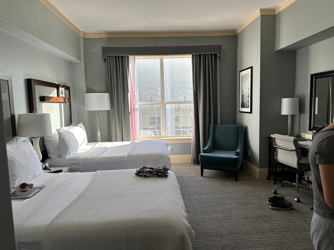 沙特克广场酒店主图