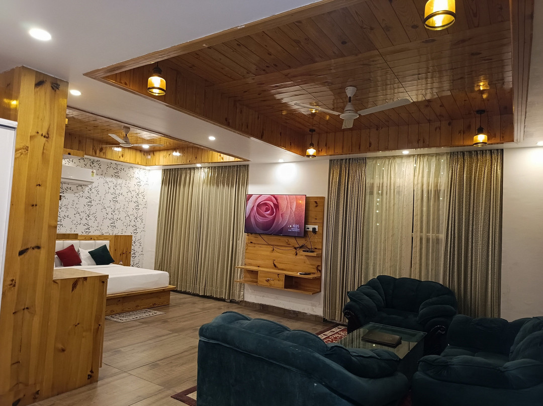 Hotel The Crown主图