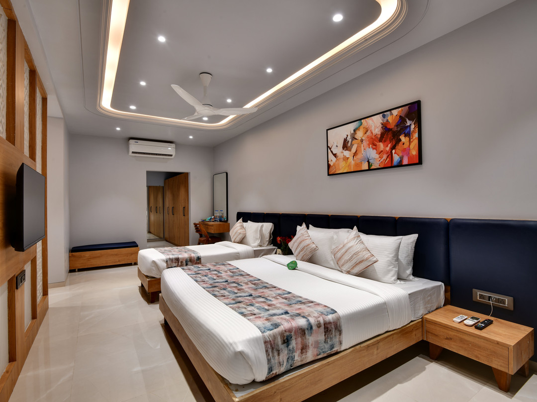 Click Hotel Royal Pearl, Galenda, Dahej