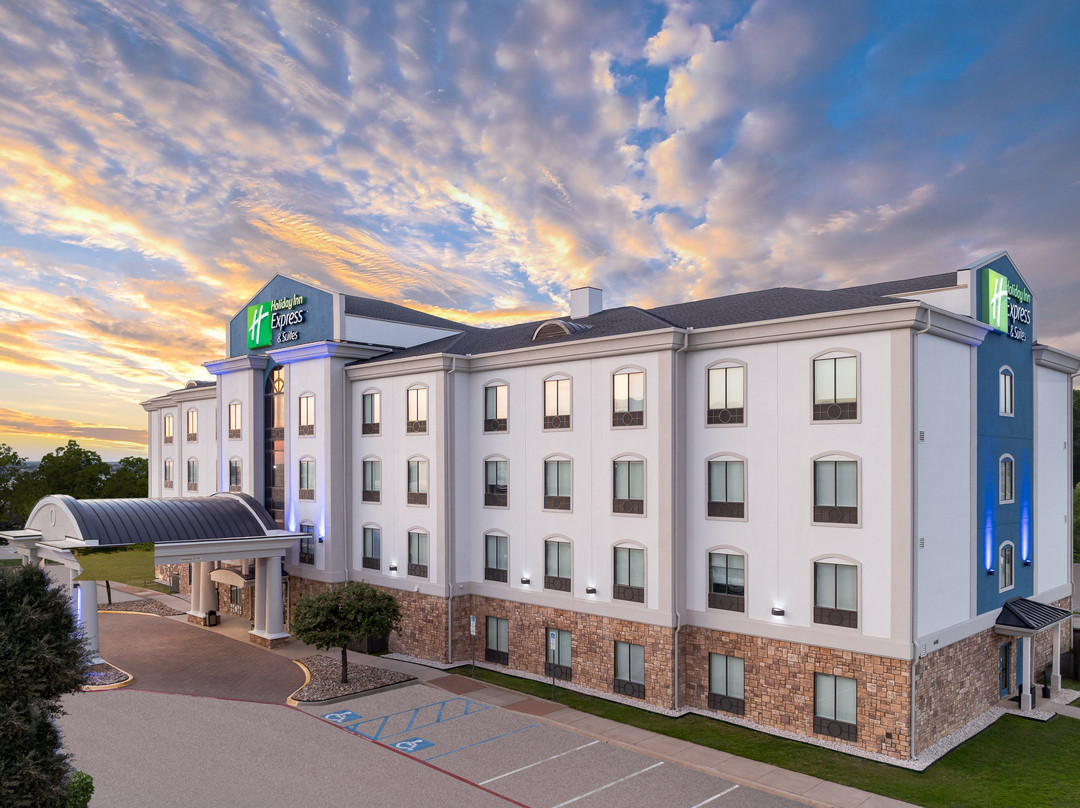Sanger酒店住宿-Holiday Inn Express & Suites Denton North By IHG