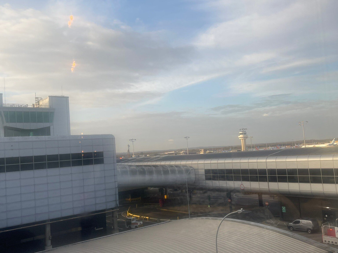 My Lounge, Gatwick North-霍利必去景点