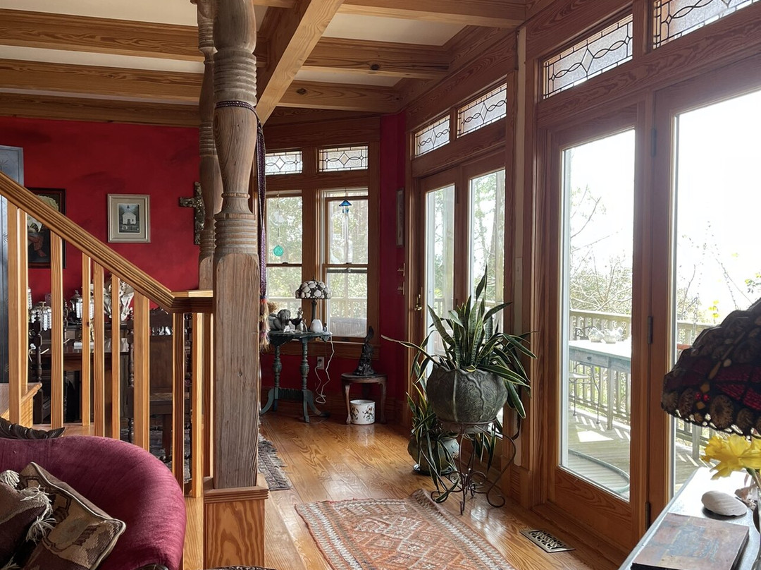 Cypress Moon Inn主图