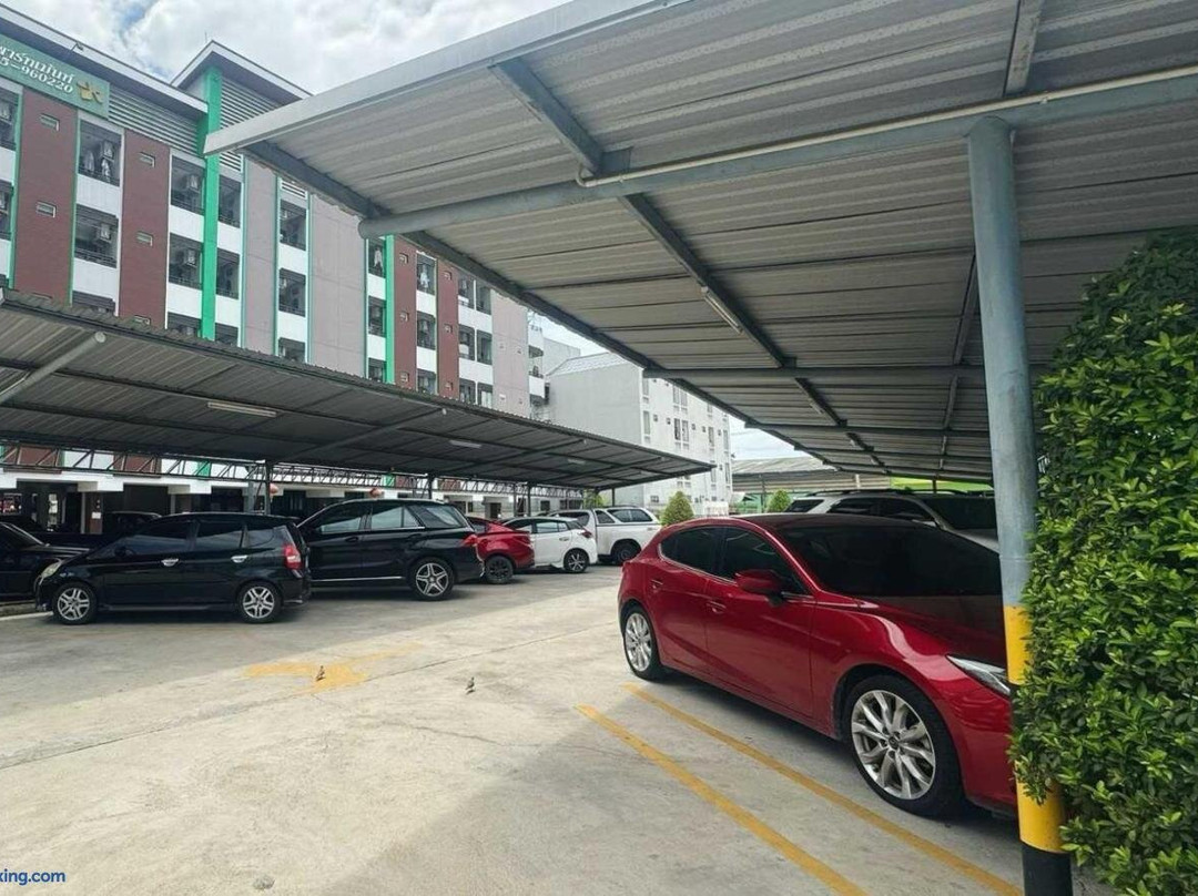 OYO 75506 Ratchapruek Apartment Suphanburi