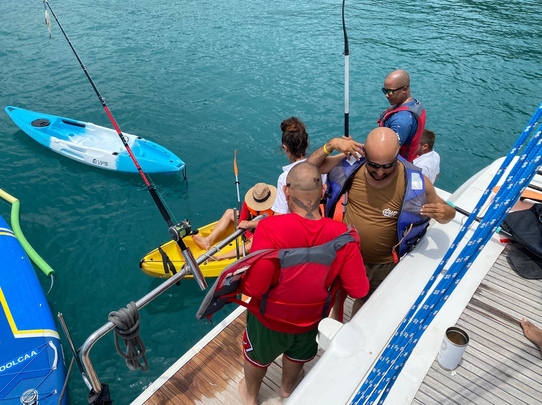 Sailing Outventure Catamaran Tours景点图片