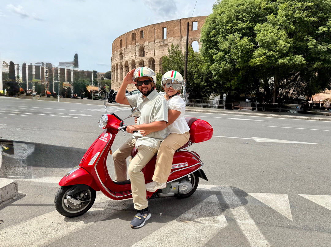 Scooter Colosseum-罗马必去景点