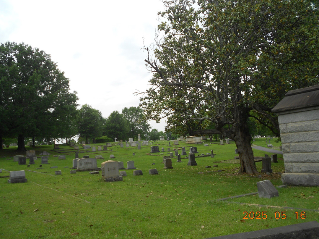 Oakwood Cemetary景点图片