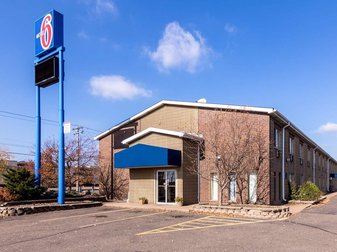 Motel 6 Eau Claire, WI