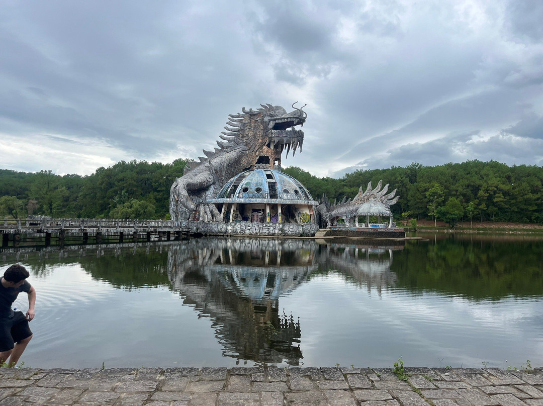 Abandoned Water Park-顺化必去景点