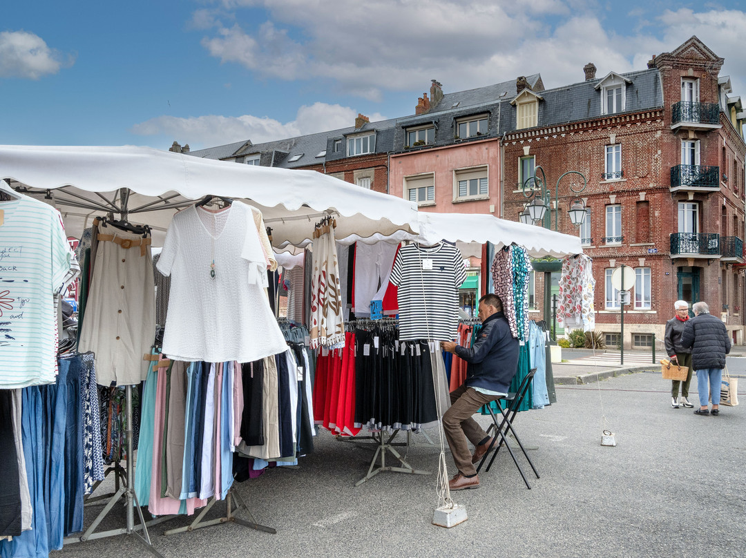 Le Marché De Mers-les-bains-梅尔莱班必去景点