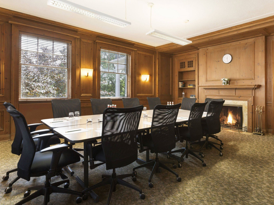 艾维斯宾塞领导中心酒店主图