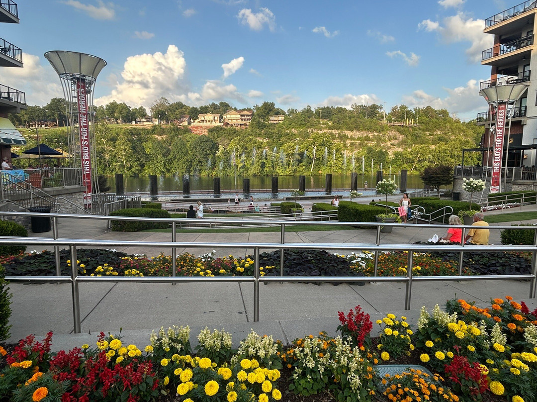 Branson Landing Fountain Show-布兰森必去景点