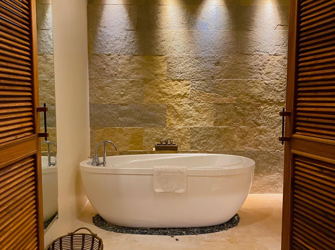 邦劳岛水蓝海滩度假村主图