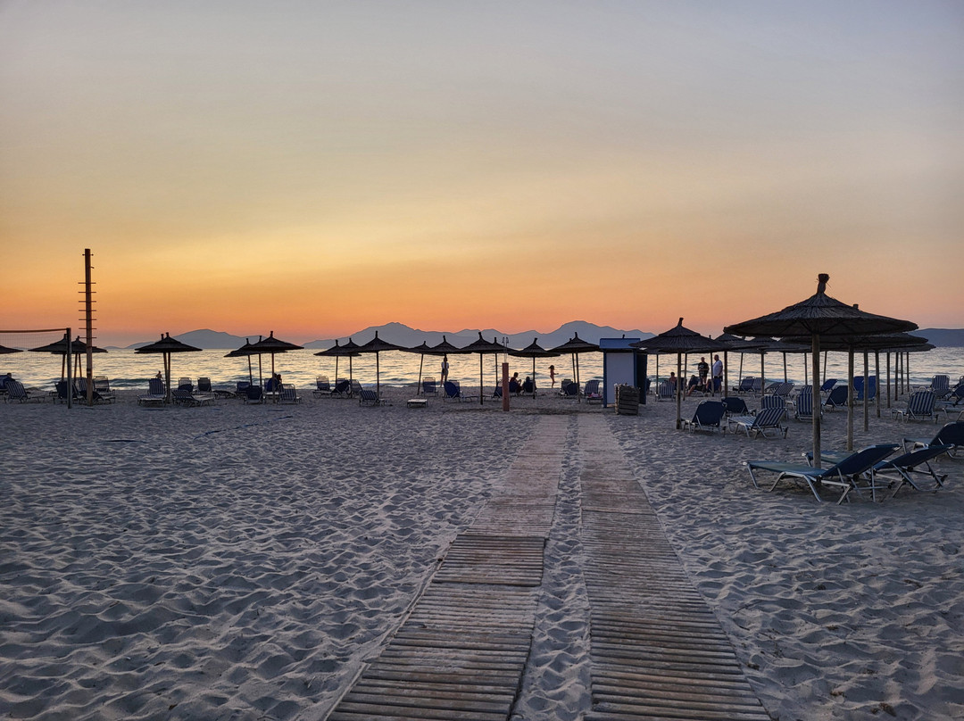 Sandy Beach Hotel & Family Suites主图