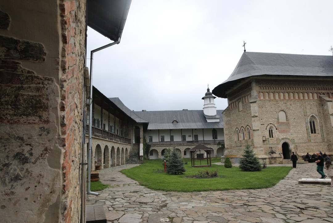 Le Cloître Du Monastère De Neamț-Targu Neamt必去景点