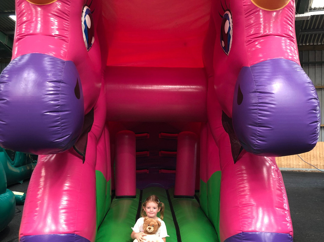 Inflatebounce-Wyton必去景点