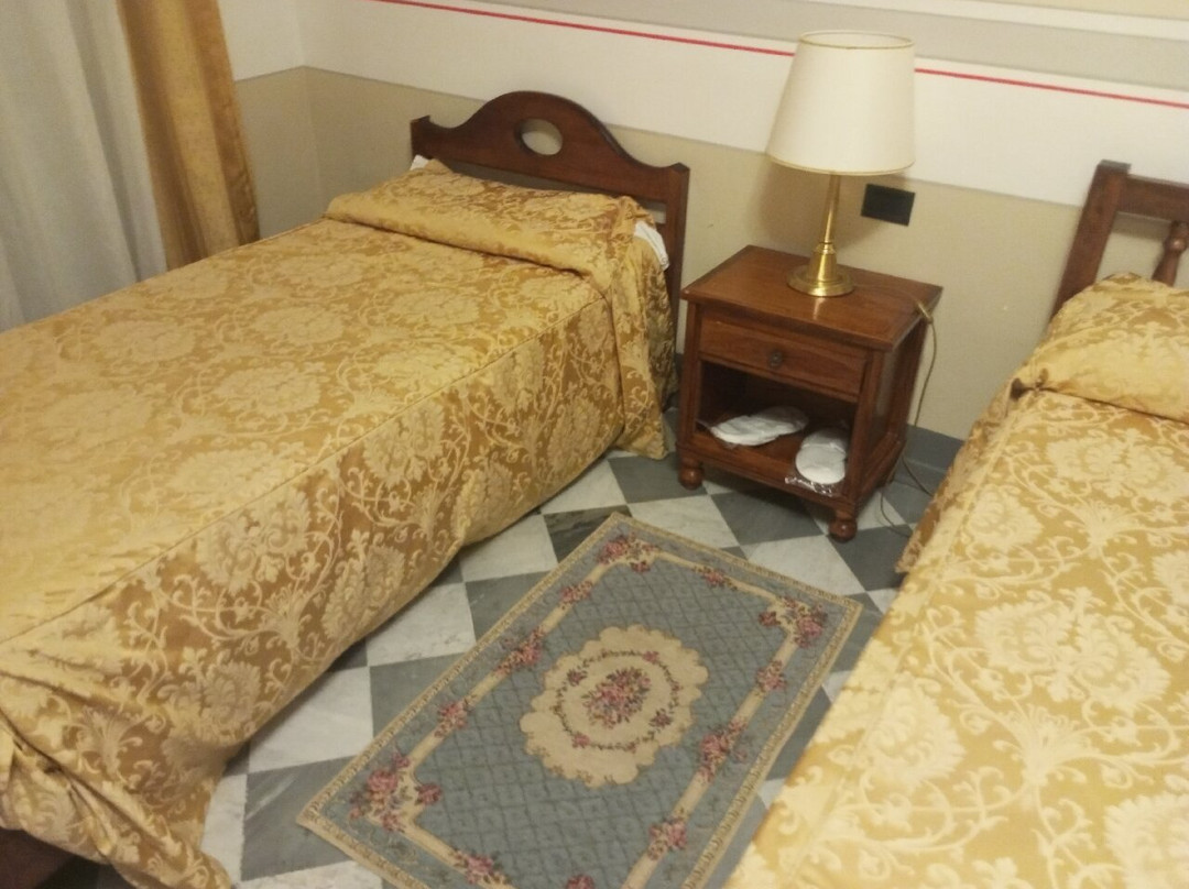 蕾佳娜公园酒店主图