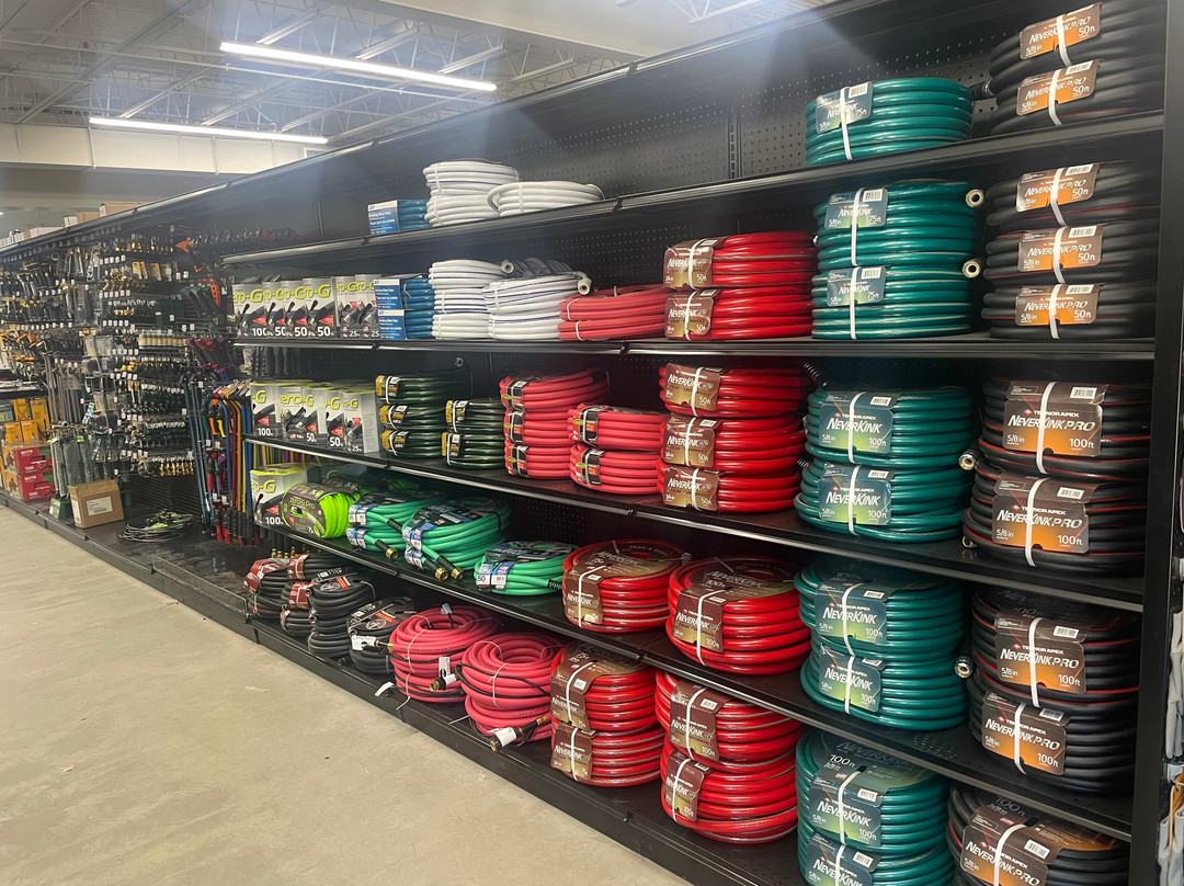 Grange Co-op-雷丁必去景点