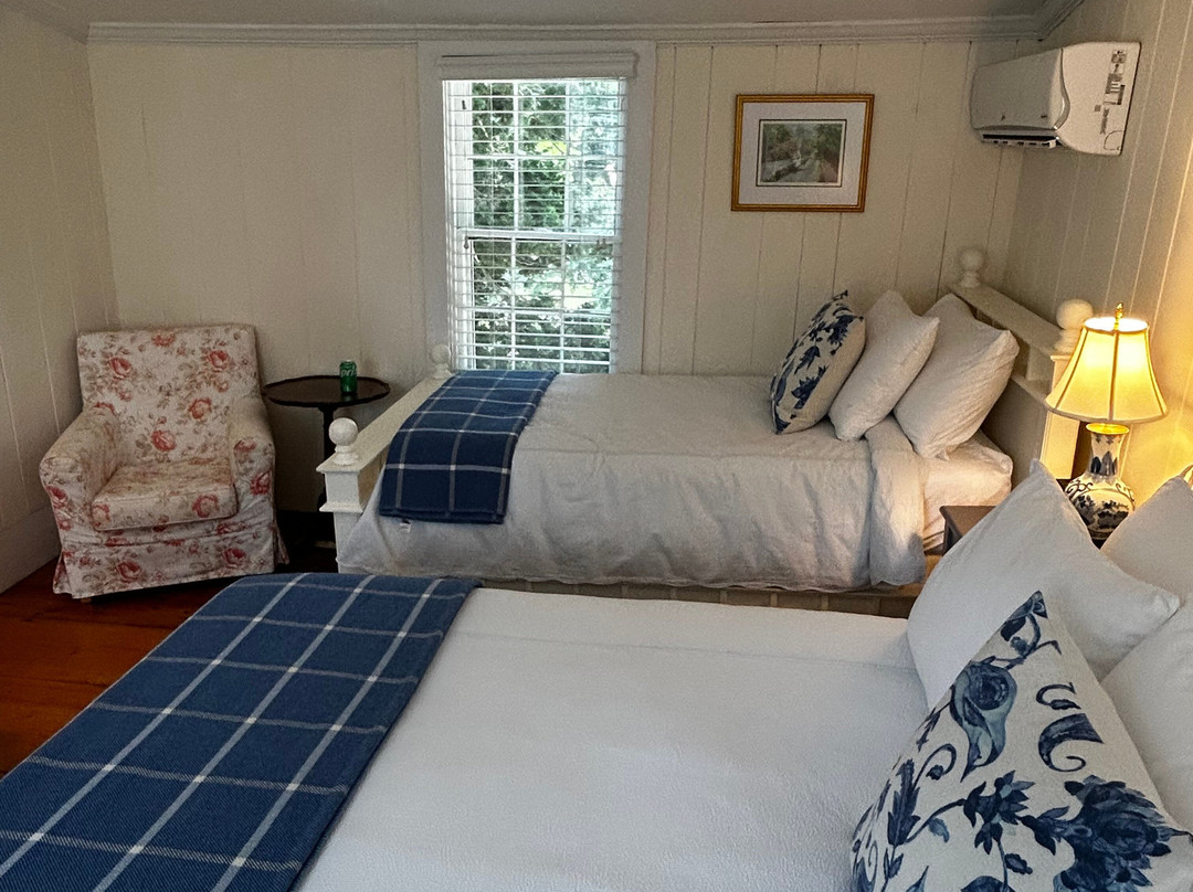 The Village Inn Cape Cod主图