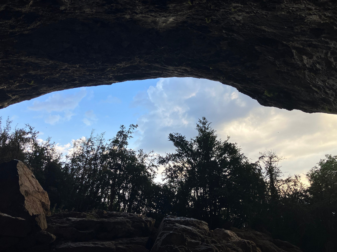 La Cueva del Oso-Tella必去景点