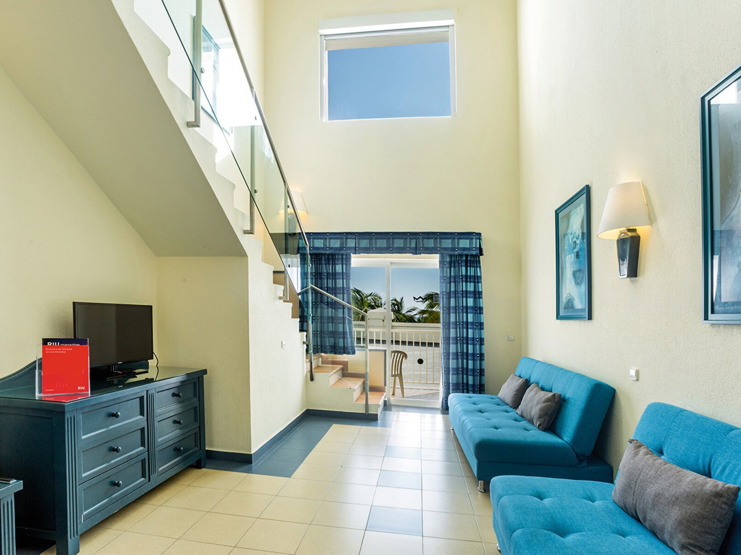 翡翠湾悦宜湾酒店主图