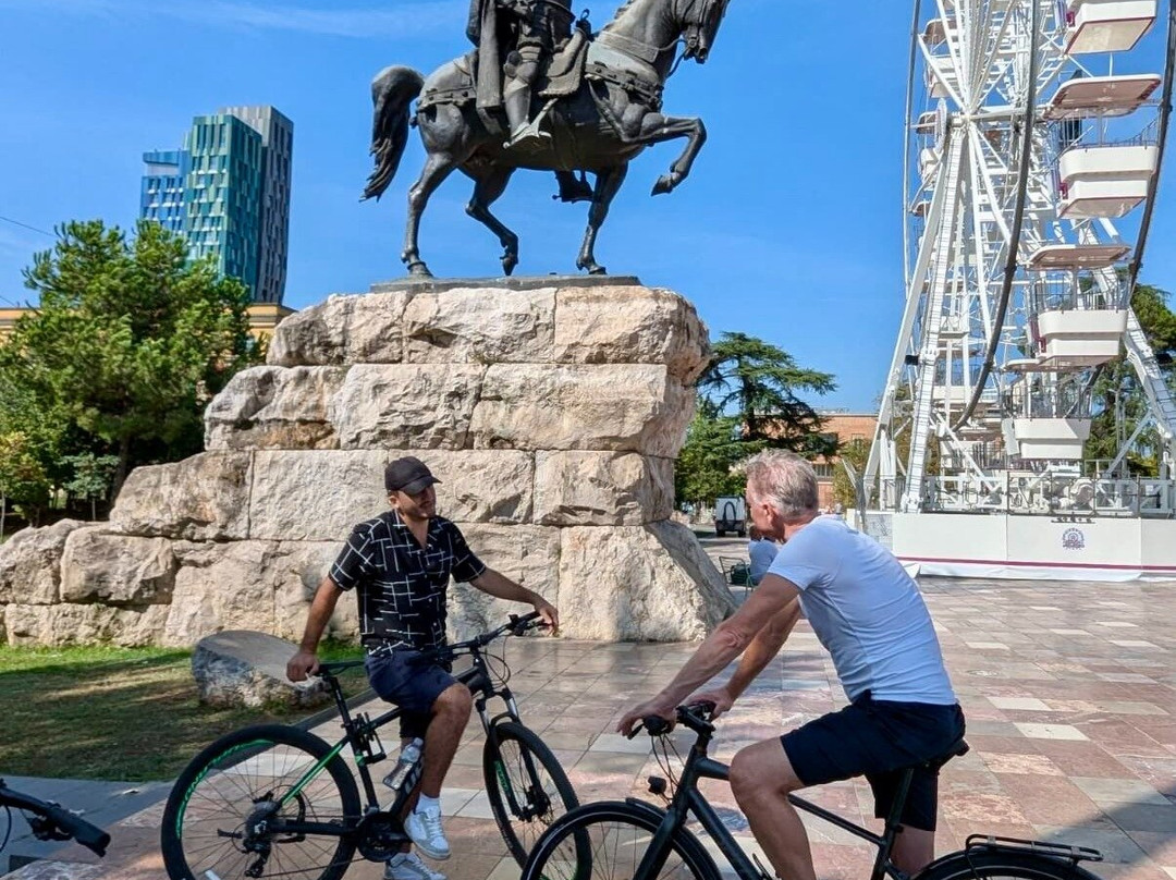 Bike Tour Tirana by Purealb-地拉那必去景点