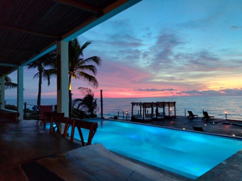Villa Isla Blanca-泳池