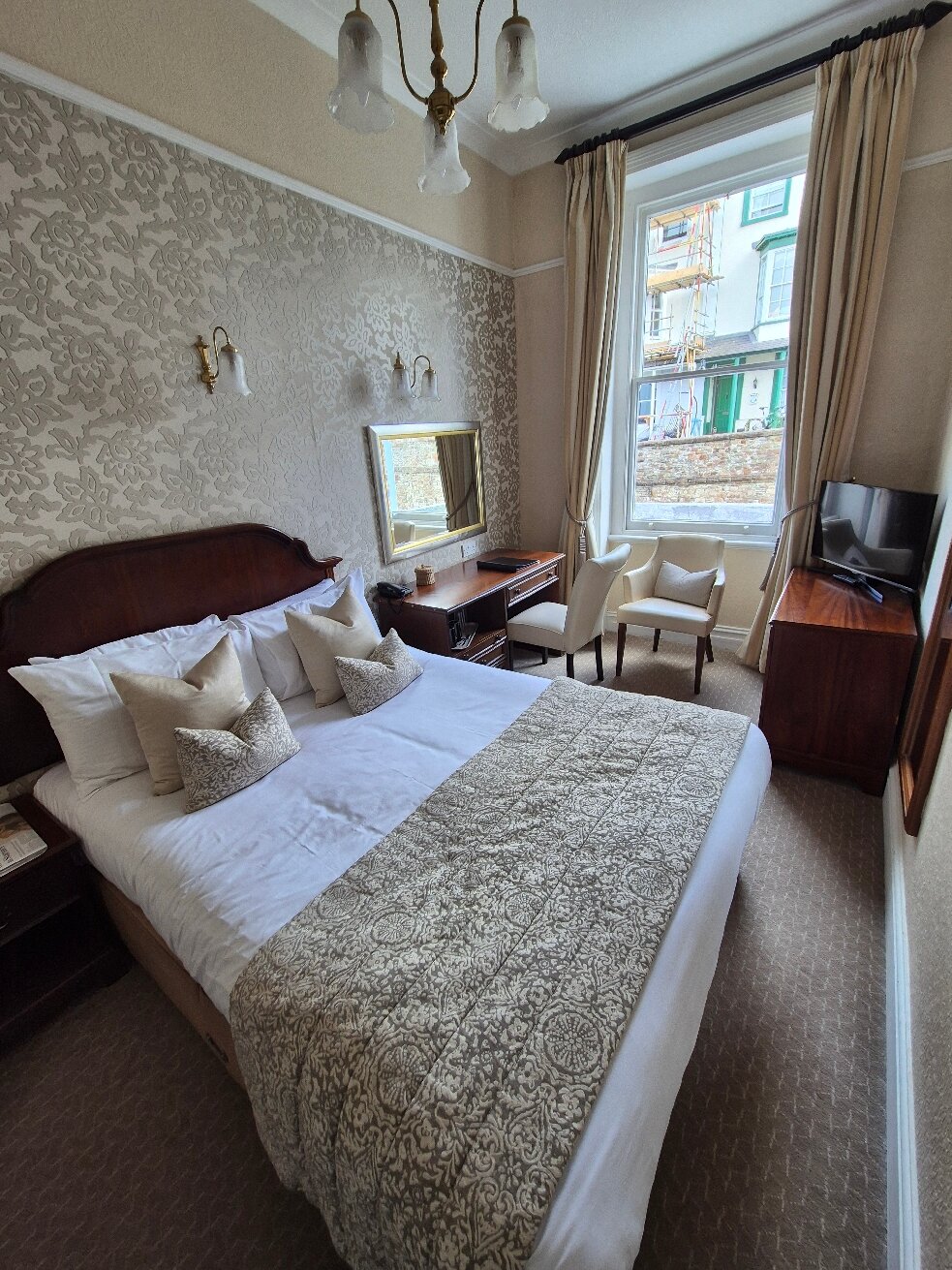 The Royal Hotel-官方