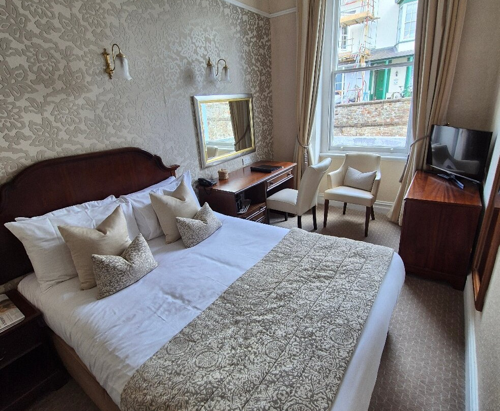 The Royal Hotel主图