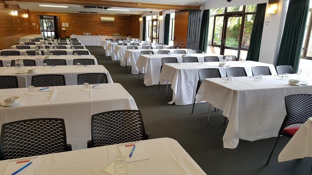 奥克兰玫瑰园酒店主图