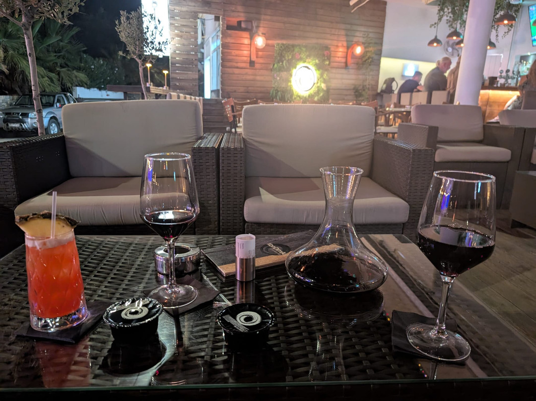 KonDimAr Cocktail Bar-古韦斯必去景点