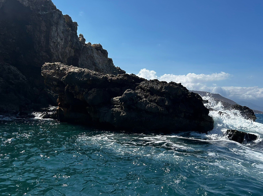 Rent a Boat - Manousakis Marine-雷斯蒙必去景点