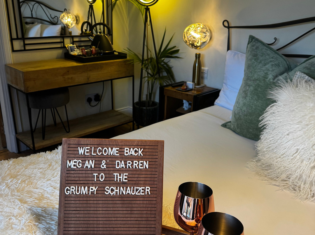 The Grumpy Schnauzer B&B主图