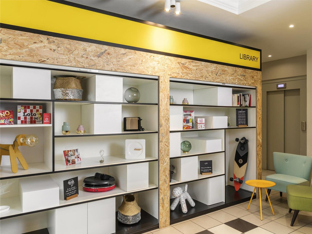 旺夫酒店住宿-阿达吉奥阿克瑟斯凡尔赛门酒店