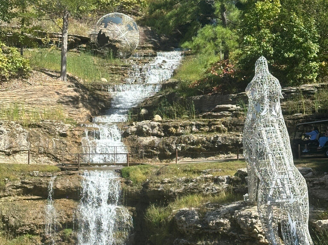 Lost Canyon Nature Trail and Cave-Ridgedale必去景点