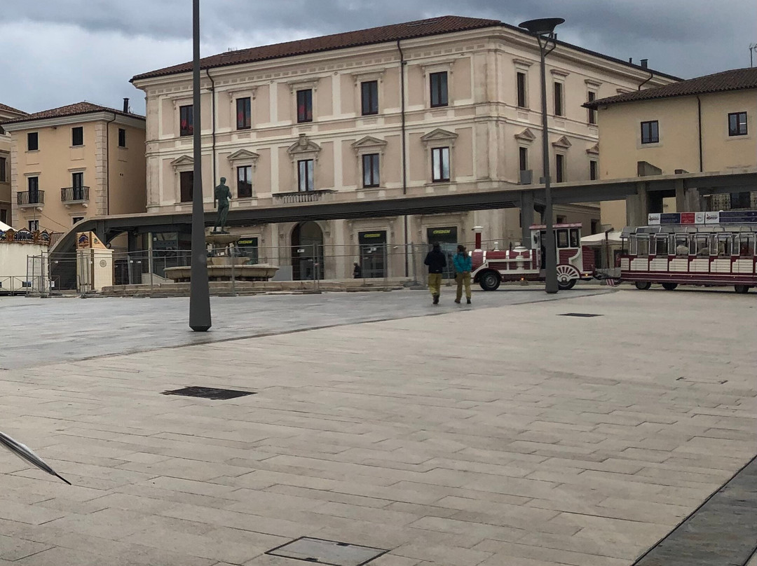Piazza del Duomo-拉奎拉必去景点