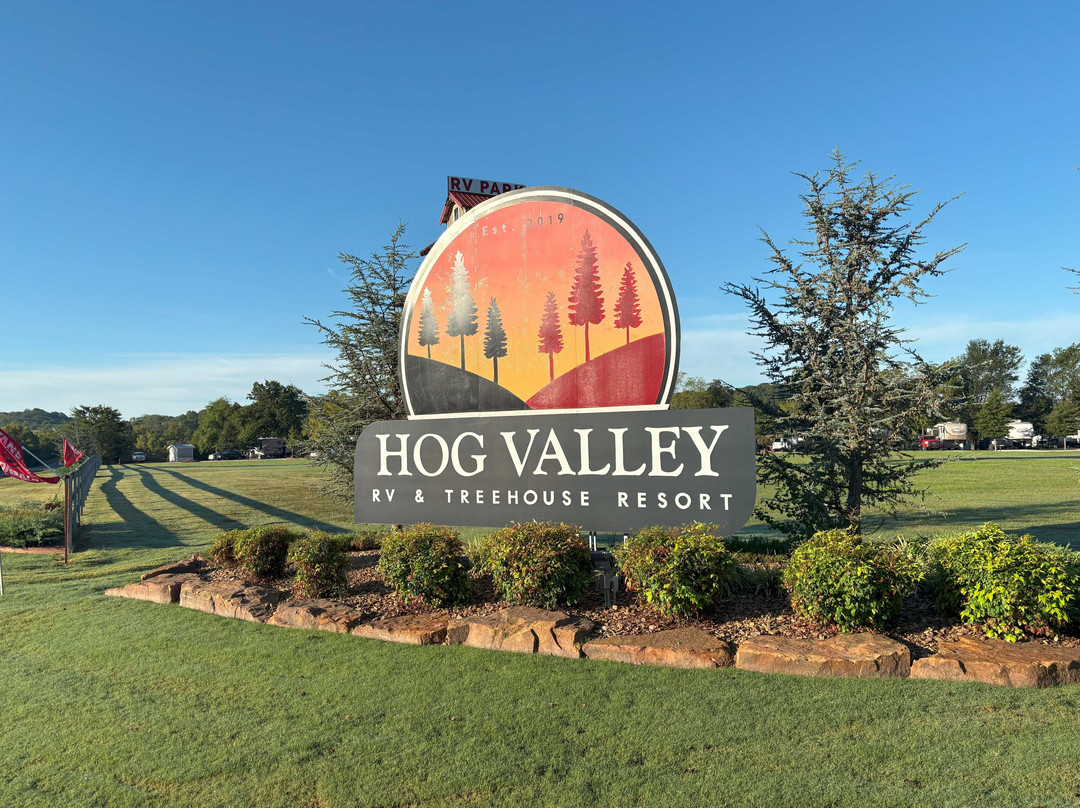 Hog Valley RV & Treehouse Resort