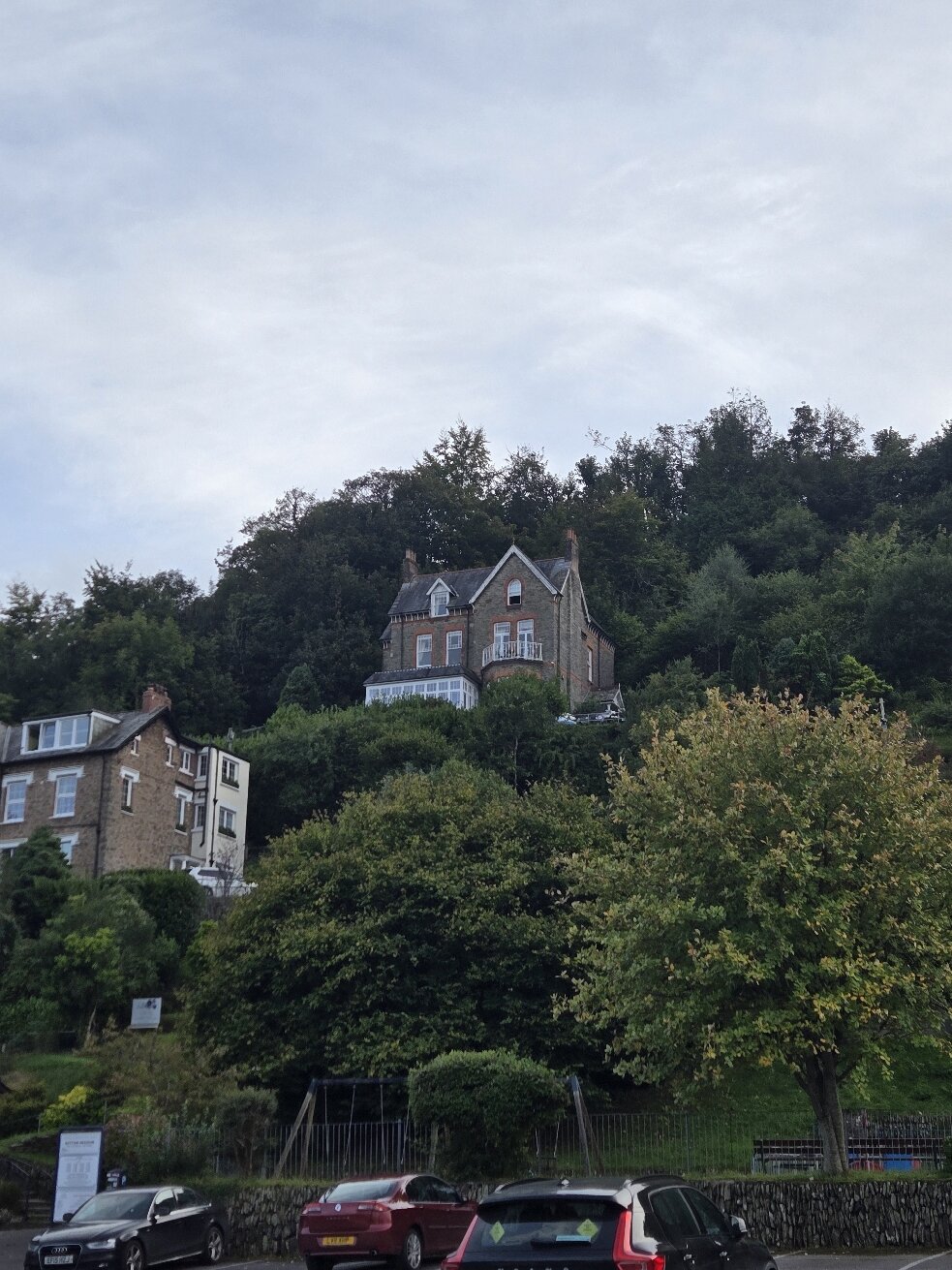 Highcliffe House-官方