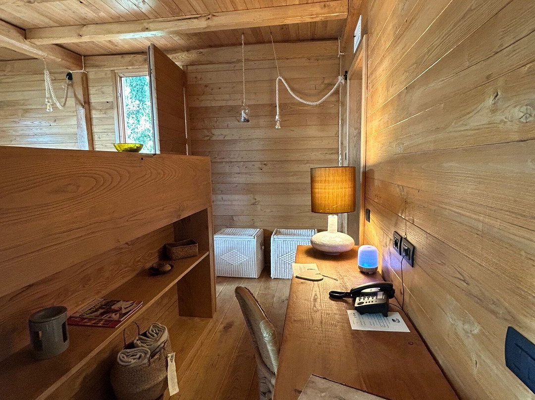 波焦艾桑蒂酒店主图