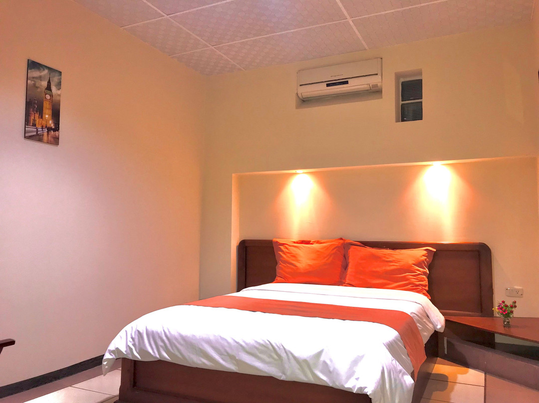 Hotel Madrigal