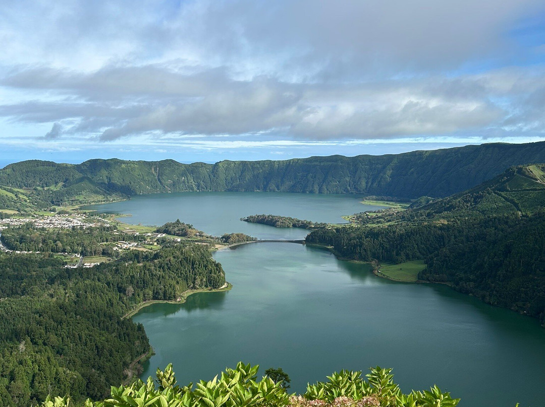 Pedro Ferreira Azores Tours-蓬塔德尔加达必去景点