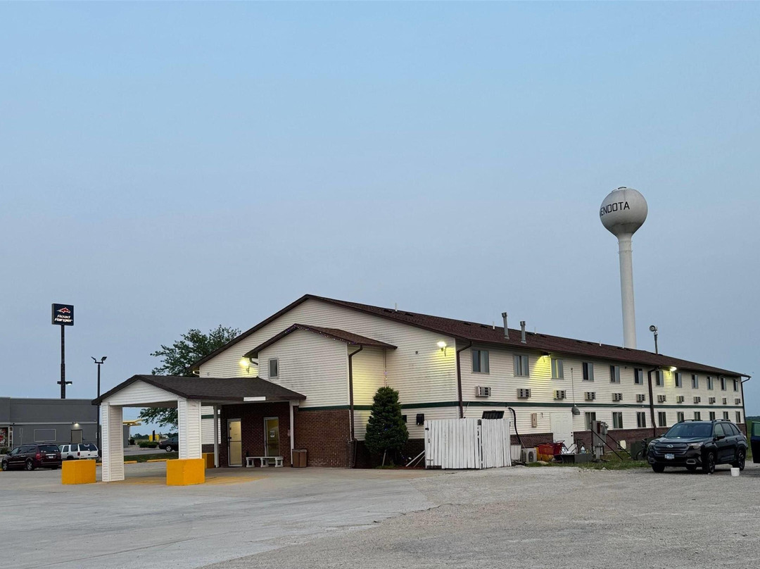 Earlville酒店住宿-Super 8 by Wyndham Mendota