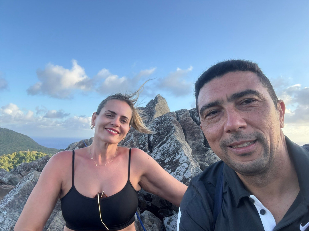 Trilha do Piquinho-费尔南多-迪诺罗尼亚群岛必去景点