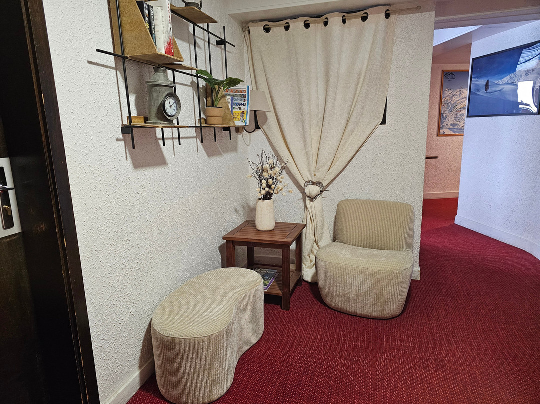 佩尔武酒店主图