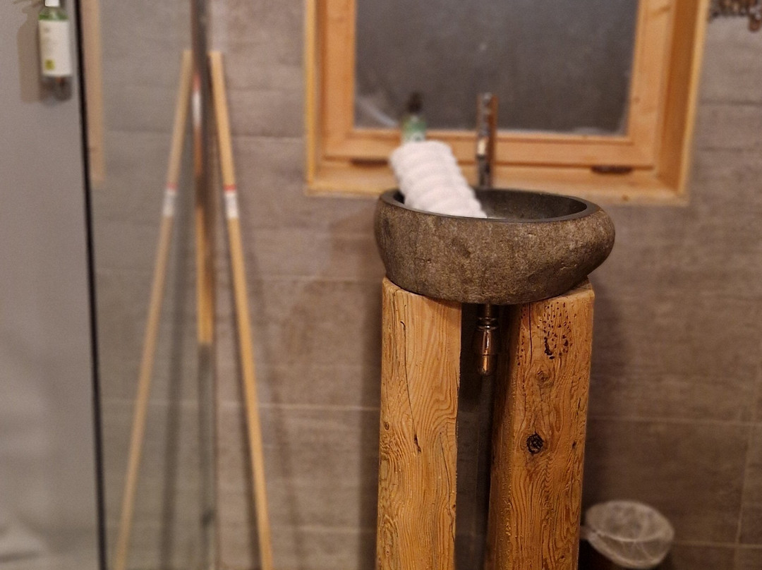 Les Cabanes Dans Les Bois  Logis Hôtel主图