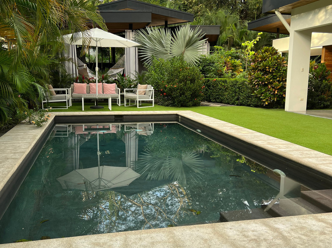 Surf Bikini Retreat-诺萨拉必去景点