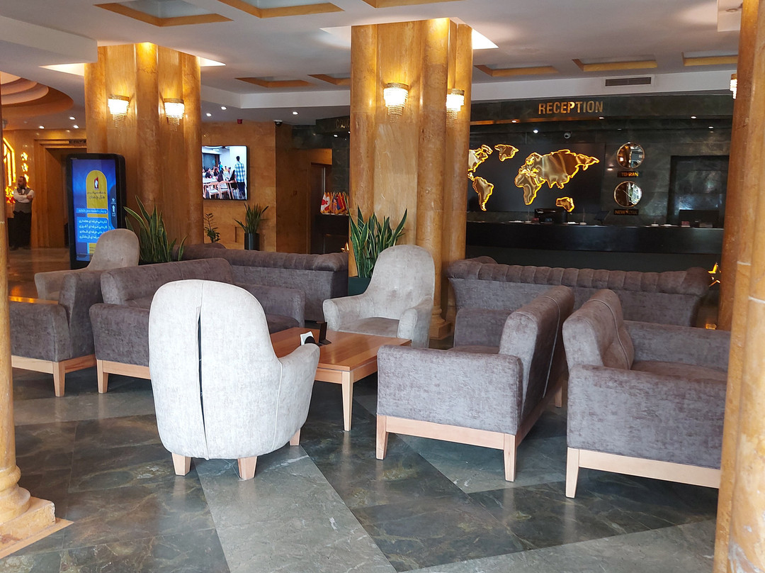 占兰大酒店主图